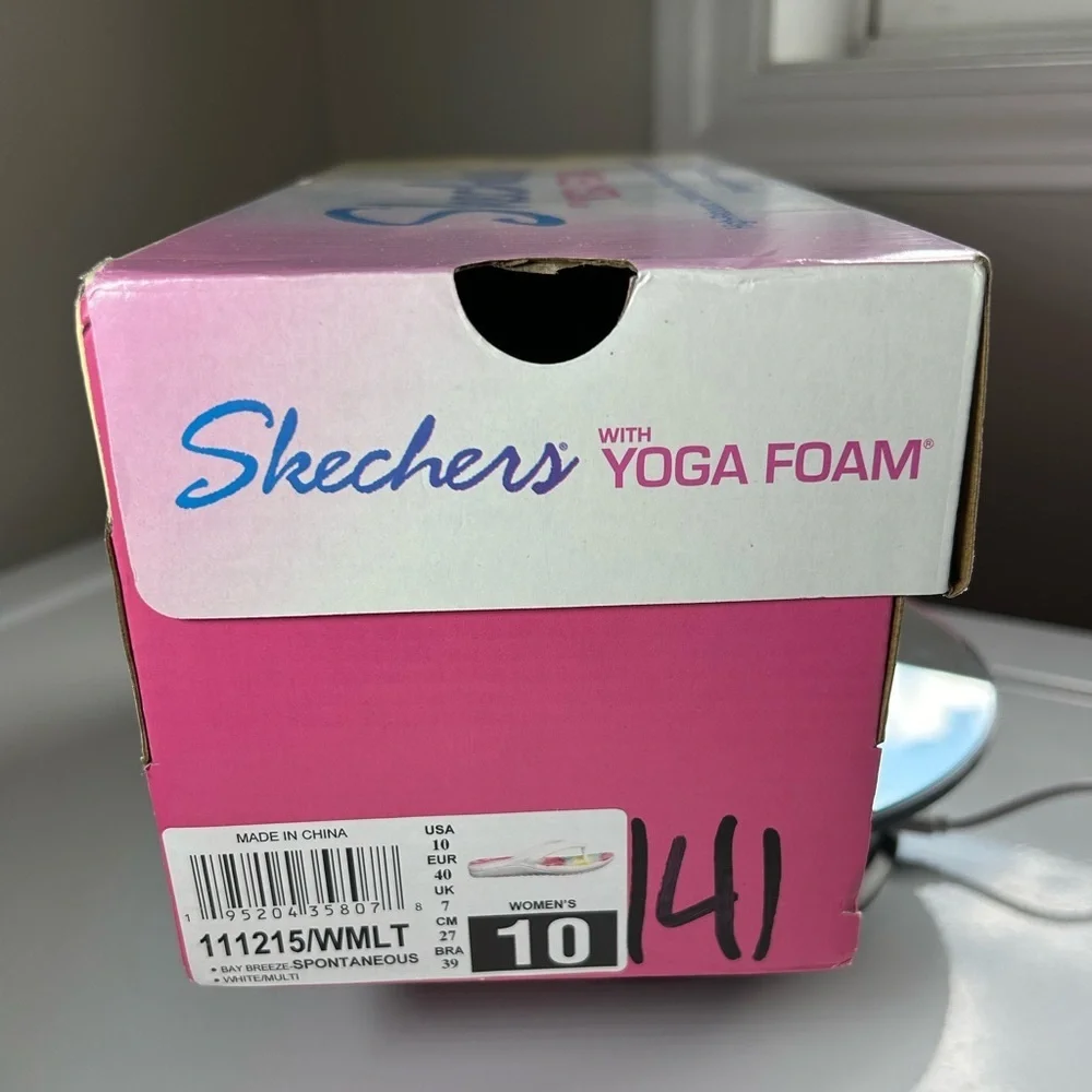 Skechers Sandal Comfort Shoe Sandal WM Size 10 Yoga Foam Flip Flop Sandal New